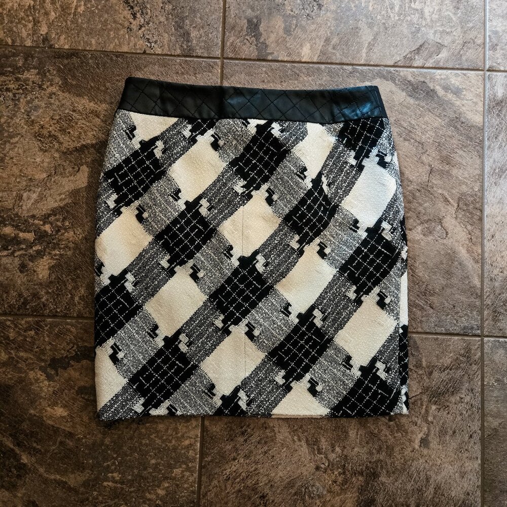 White House | Black Market Pencil Skirt
